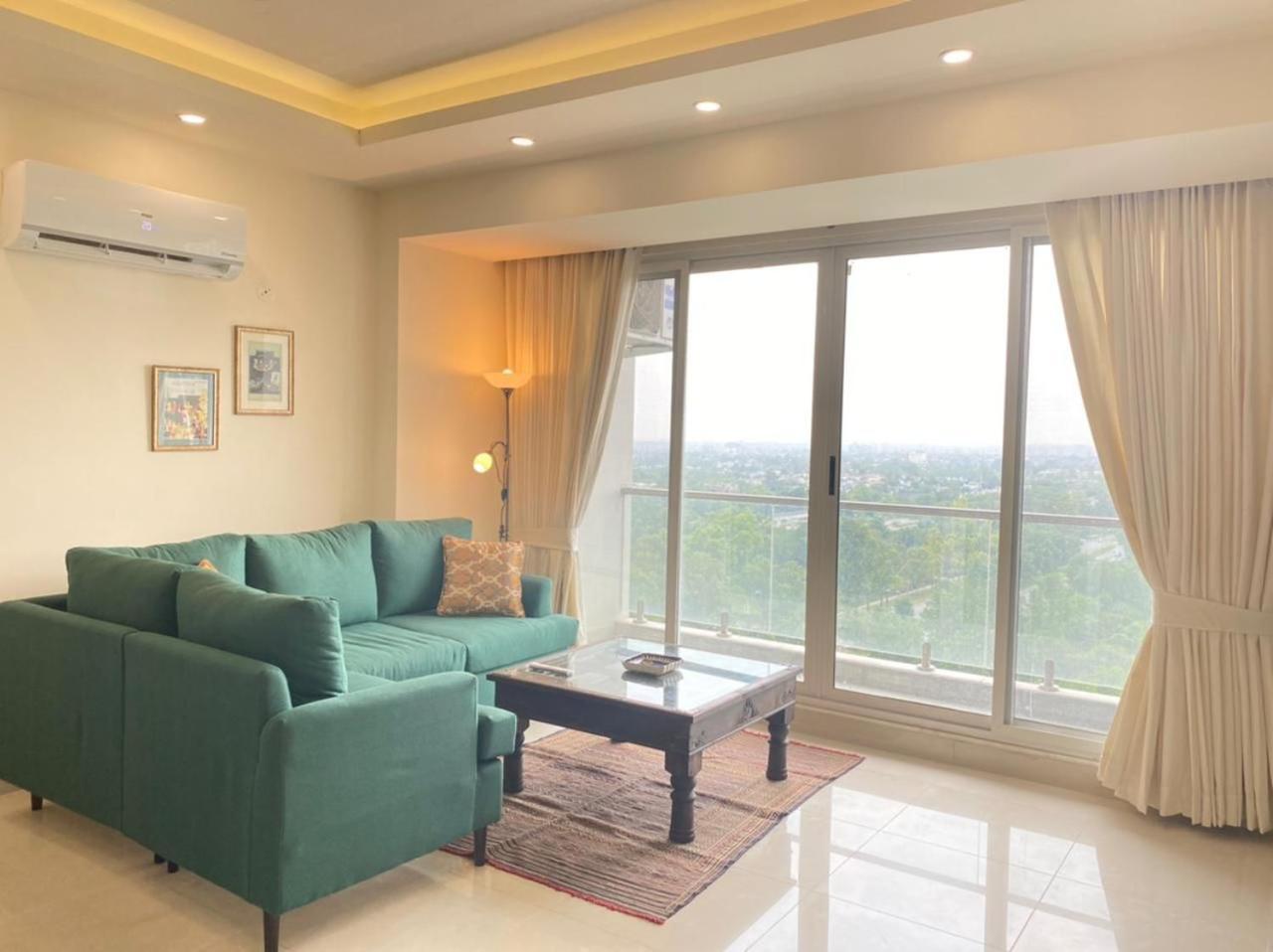 Modern 1-Bedroom On Top Floor With Scenic Views At Elysium Islamabad Exterior photo