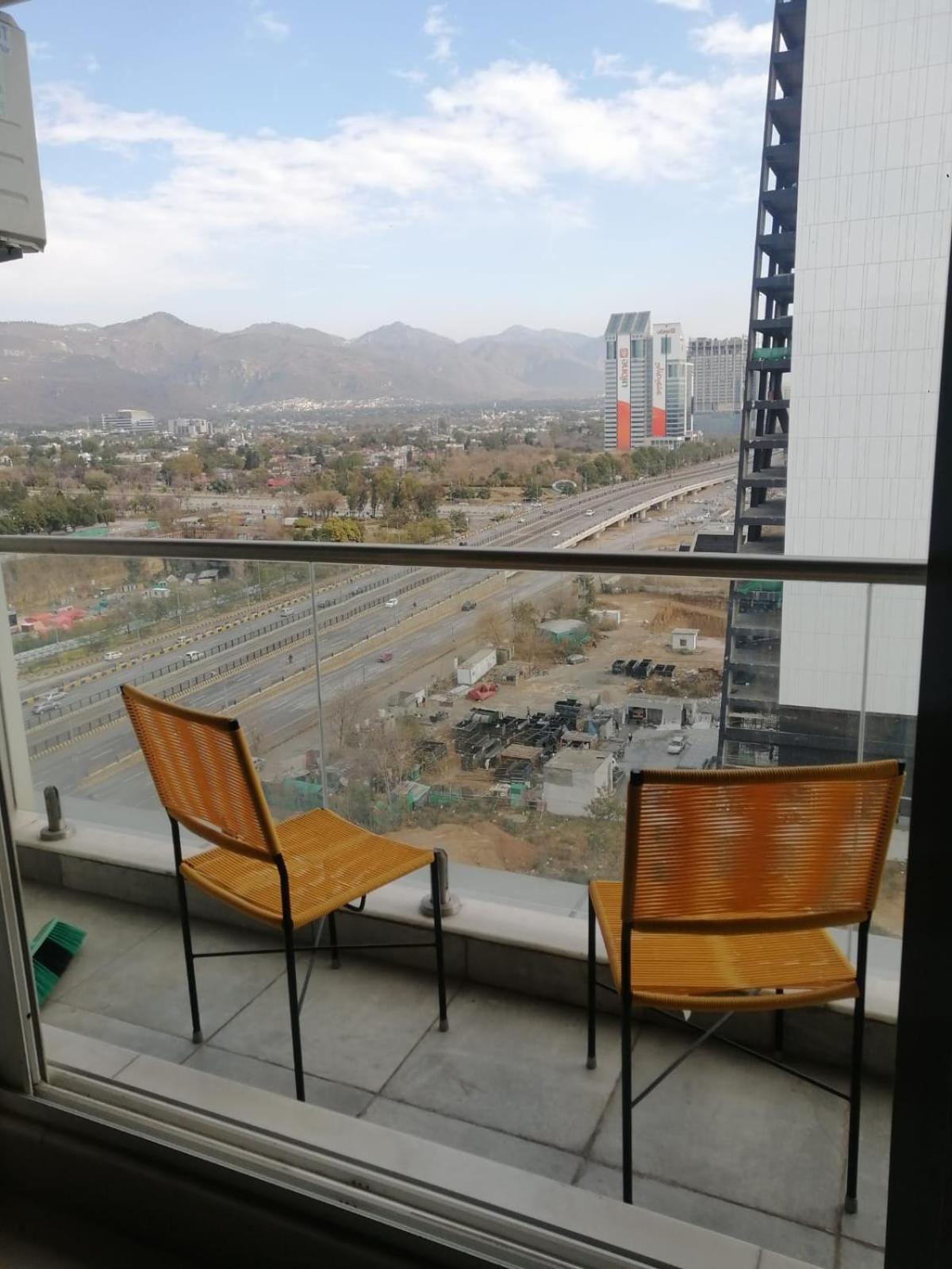 Modern 1-Bedroom On Top Floor With Scenic Views At Elysium Islamabad Exterior photo